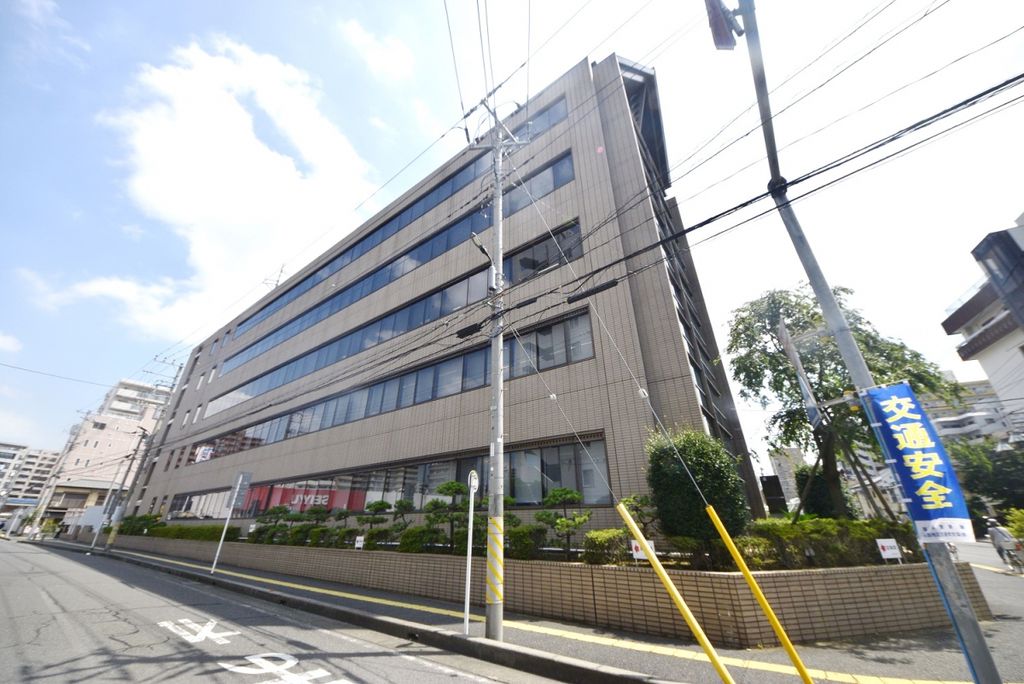 役所　草加市役所（役所）まで970m