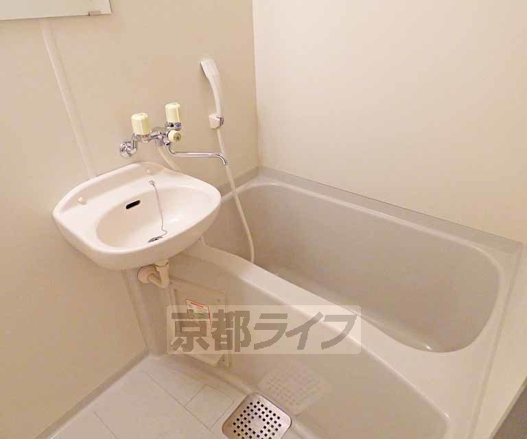 バス・シャワールーム　綺麗なバスになります。