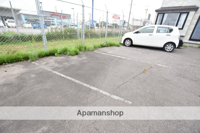 駐車場　エントランス