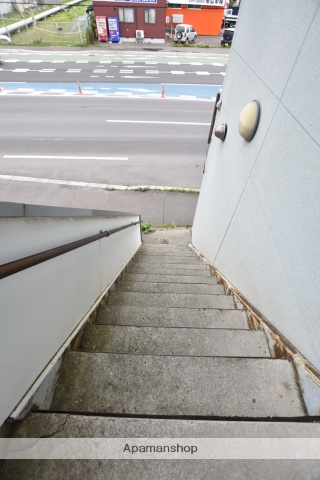 エントランス　駐車場