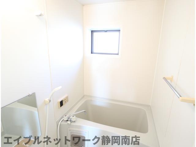 バス・シャワールーム　日々の疲れを癒すお風呂付です