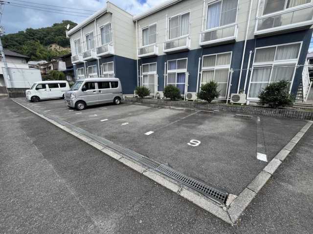 駐車場　エントランス