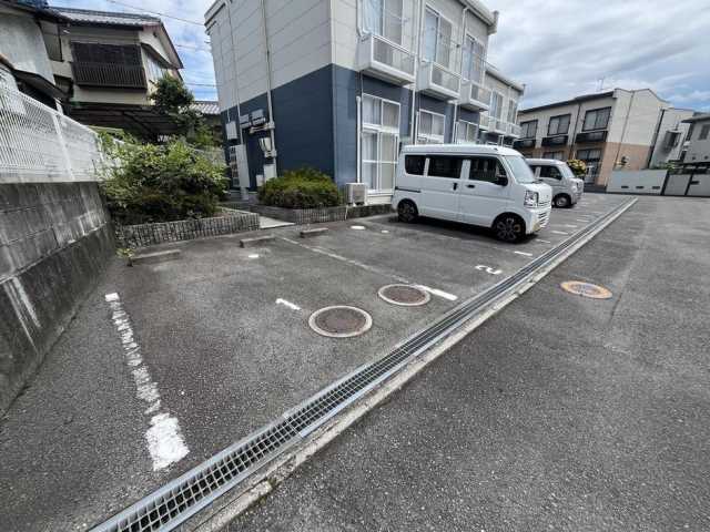 駐車場　ロビー