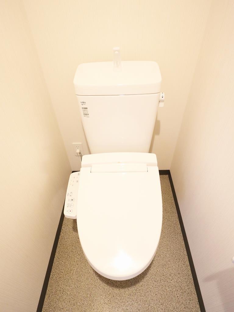 トイレ　快適な温水洗浄便座