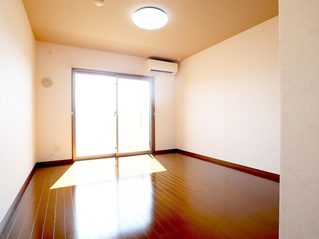 その他　洋室8.3帖です