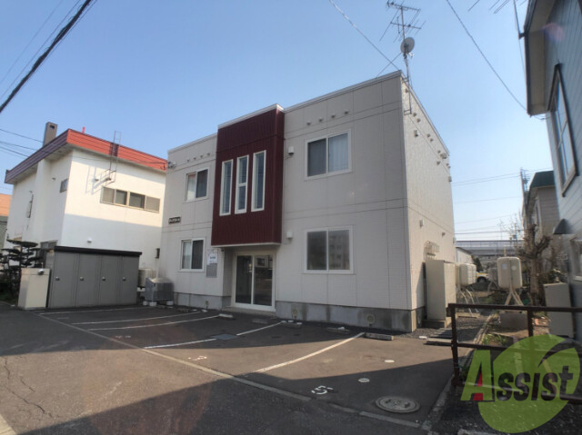 札幌市北区北三十三条西のアパートの建物外観