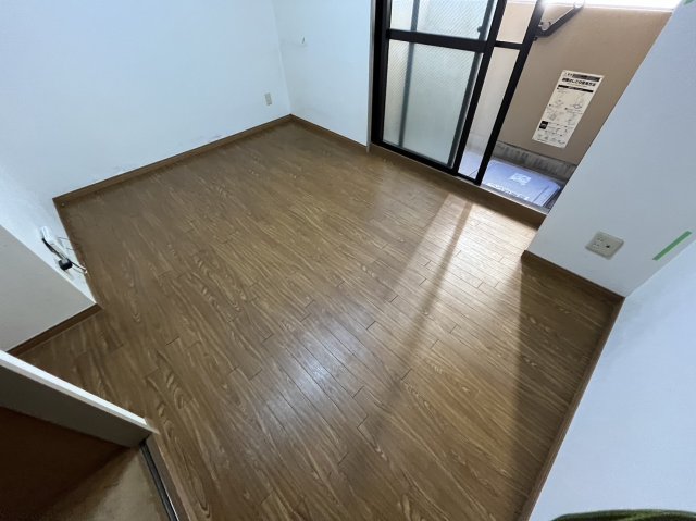 居室・リビング　イヅミマンション