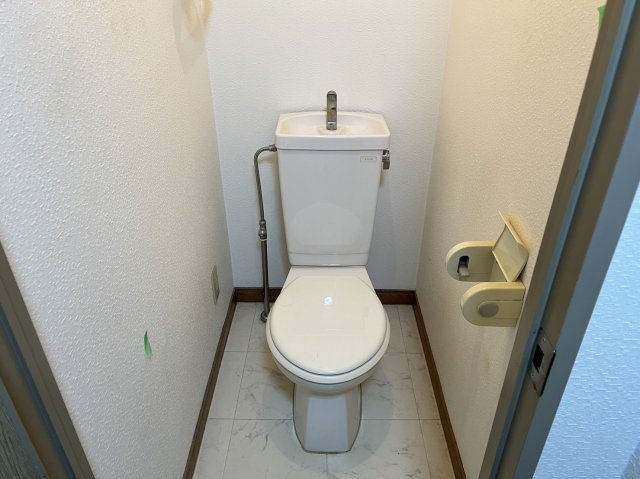 トイレ　イヅミマンション