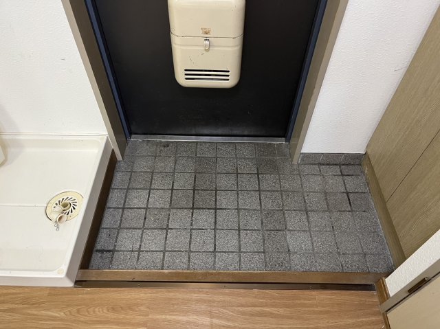 玄関　イヅミマンション