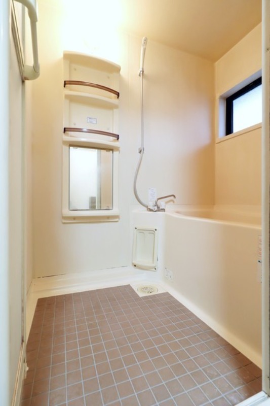 バス・シャワールーム　図面と現状に相違がある場合には現状を優先