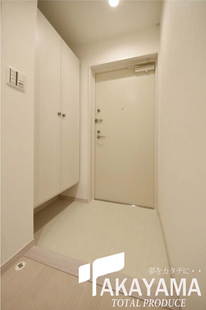 エントランス　玄関、大容量シューズボックスに広々玄関スペース★