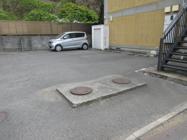 【サンハイツ宇野津の駐車場】