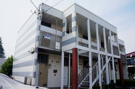 府中市晴見町のアパートの建物外観