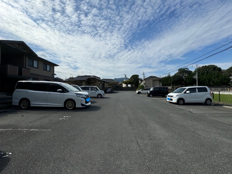 【遠賀郡岡垣町野間のアパートの駐車場】