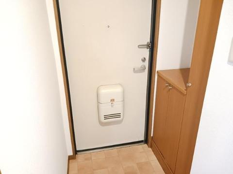 シェリール河崎２　玄関　玄関