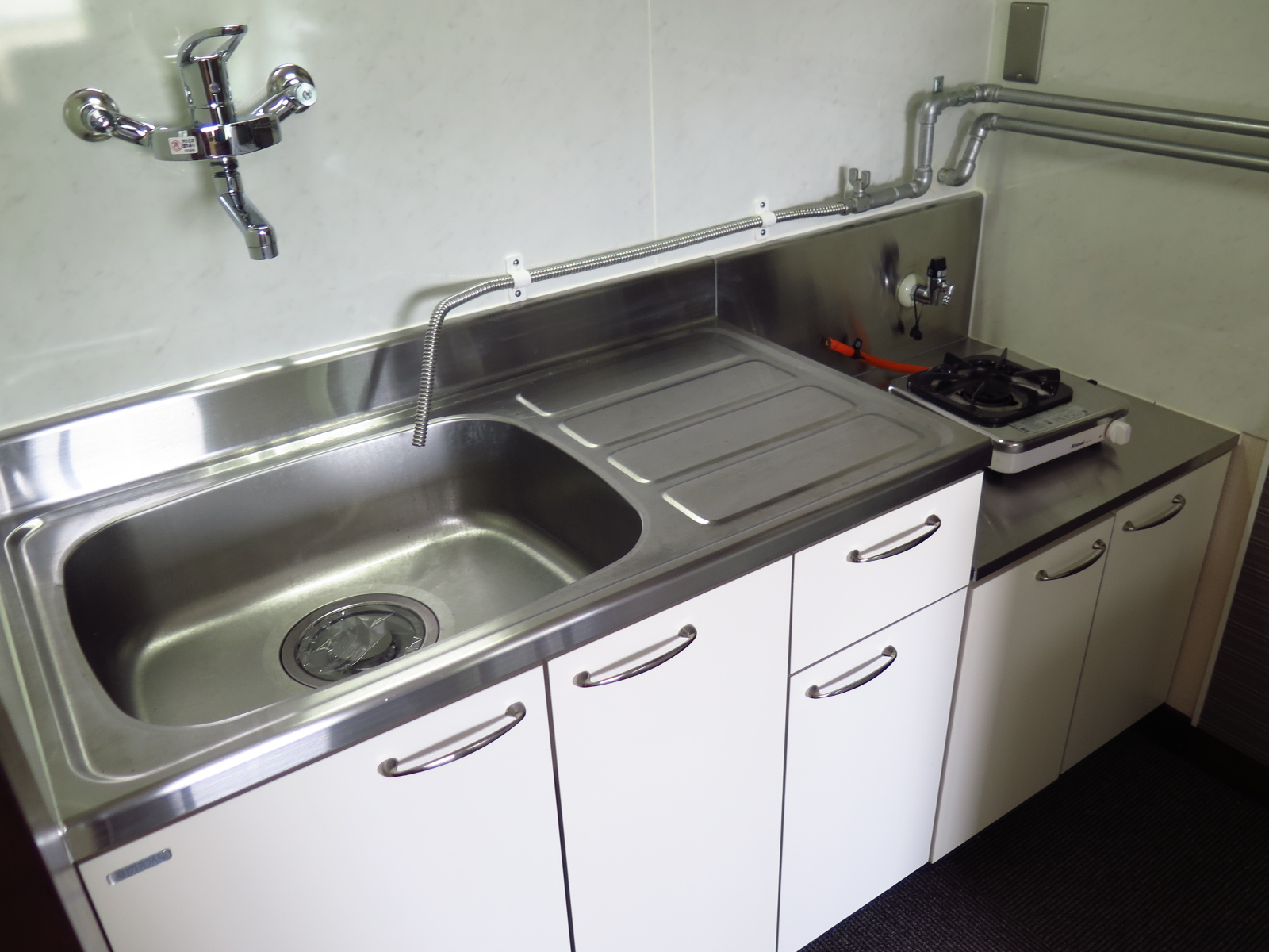 キッチン　一口ガスコンロ付き