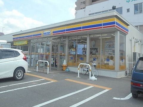 【須賀川市長禄町のアパートのコンビニ】