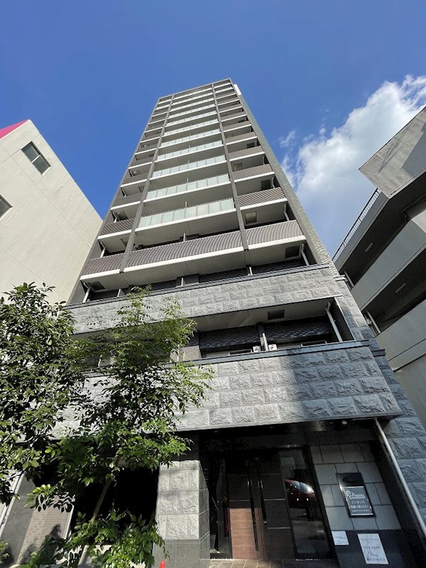 【名古屋市中区千代田のマンションの建物外観】