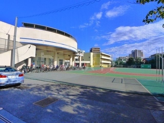 【墨田区八広のマンションの小学校】