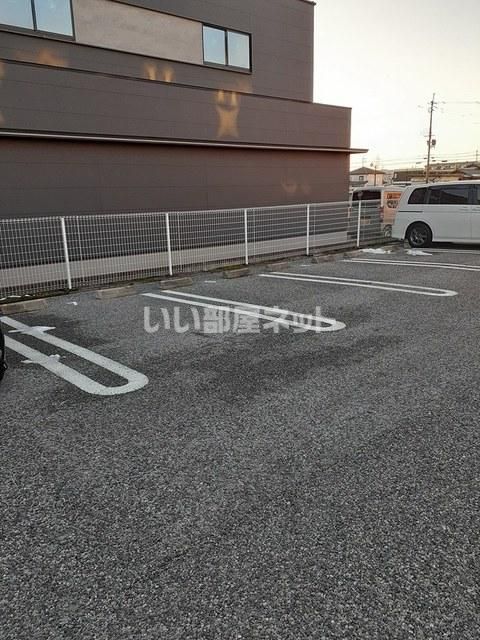 【ミモザの駐車場】