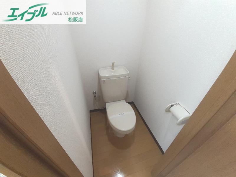 トイレ　同型参考写真