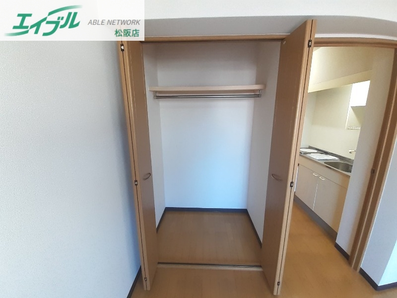 収納　同型参考写真