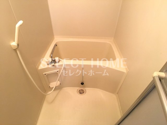 バス・シャワールーム　同型タイプお風呂です