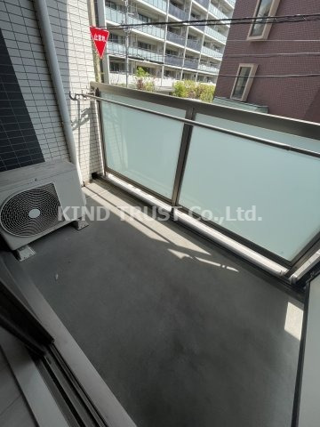 バルコニー　開放的で明るい空間を演出してくれるバルコニーです