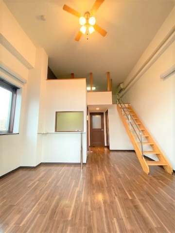 居室・リビング　別号室の写真です