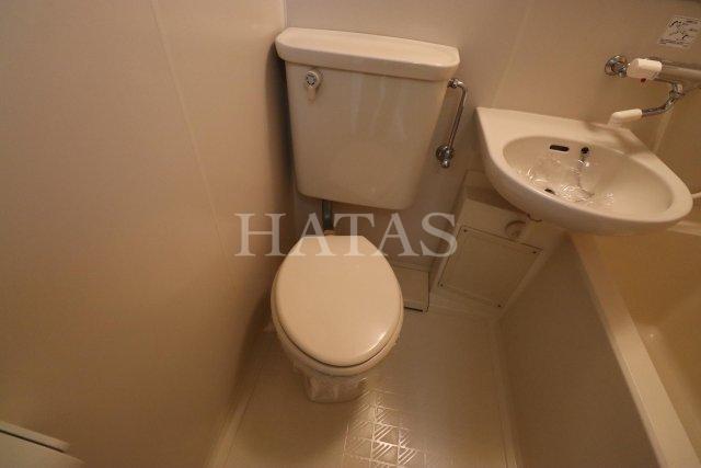 トイレ　同物件別部屋の写真になります。