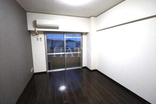 居室・リビング　同物件別部屋の写真になります。