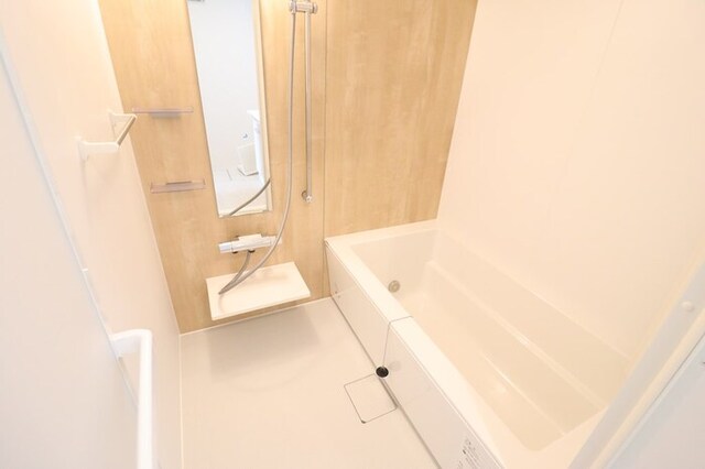 バス・シャワールーム　追い焚き給湯式浴室（浴室換気乾燥機付）