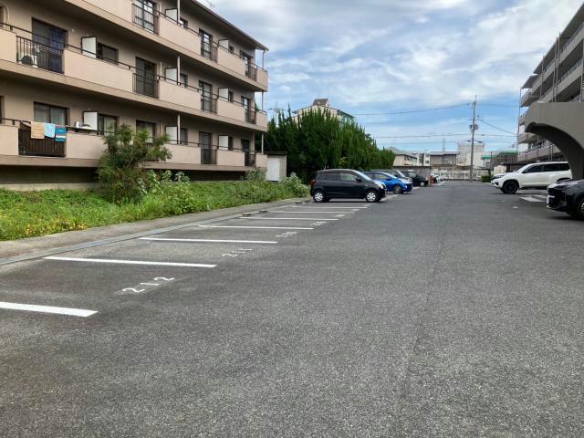 駐車場　駐車場