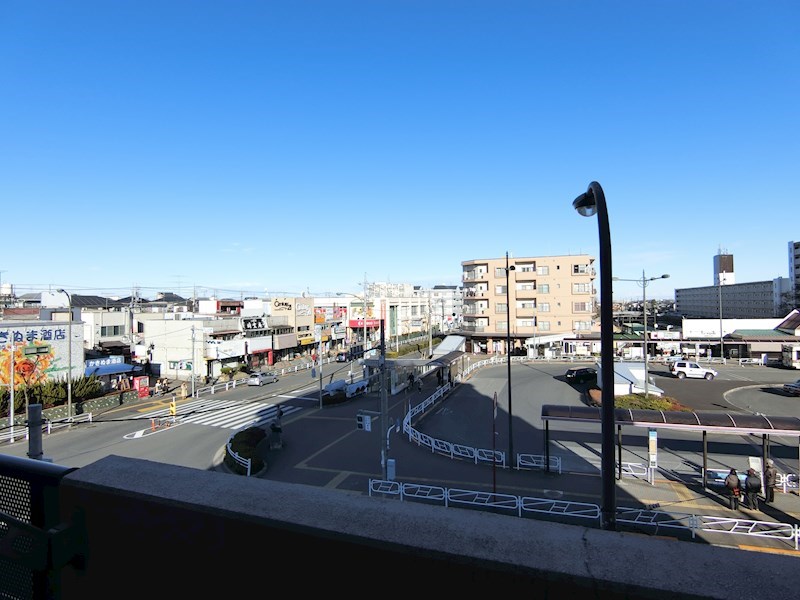 眺望　目の前は駅前ロータリー