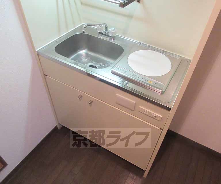 キッチン　コンパクトなキッチンです。