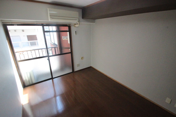 居室・リビング　※別部屋の写真です