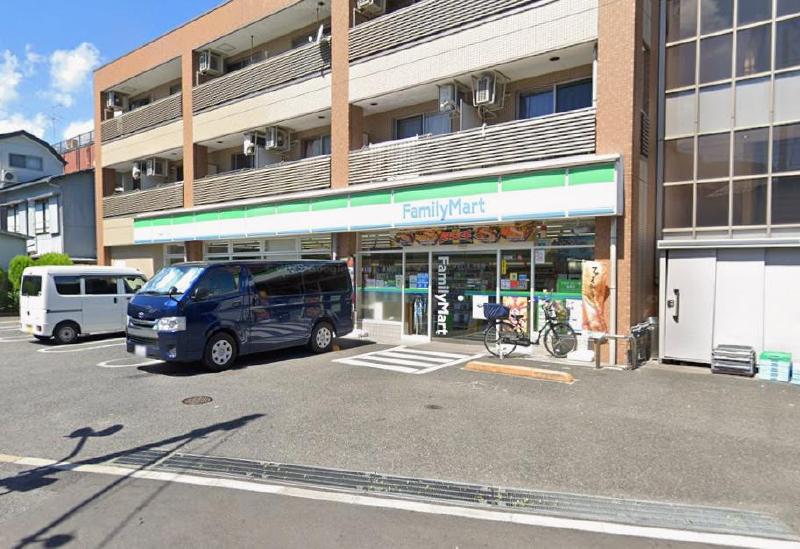 コンビニ　ファミリーマート（コンビニ）まで277m