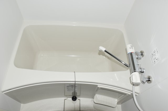 バス・シャワールーム　清潔感あるお風呂です♪