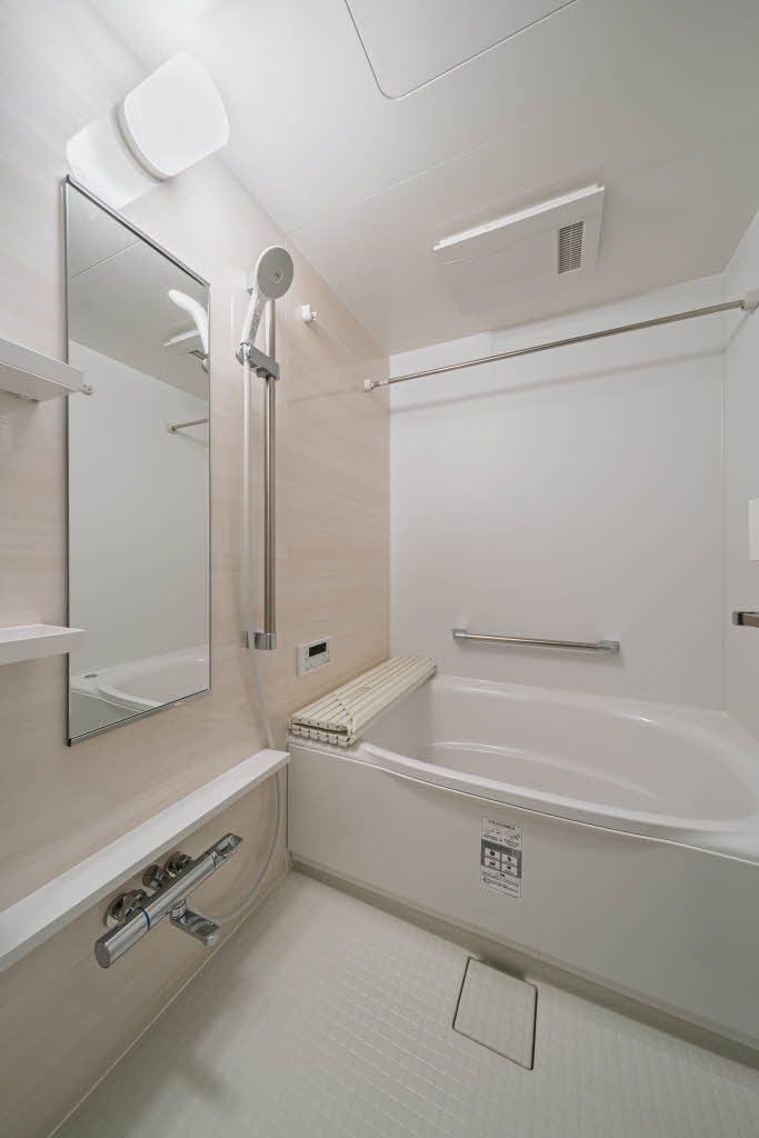 バス・シャワールーム　バスルーム