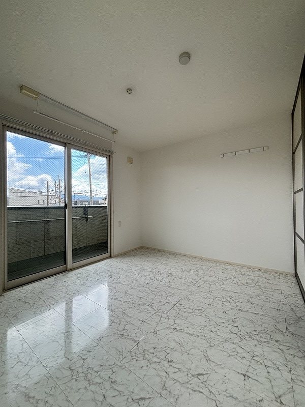 居室・リビング　※掲載情報と物件の現況が異なる場合、現況を優先するものとしま