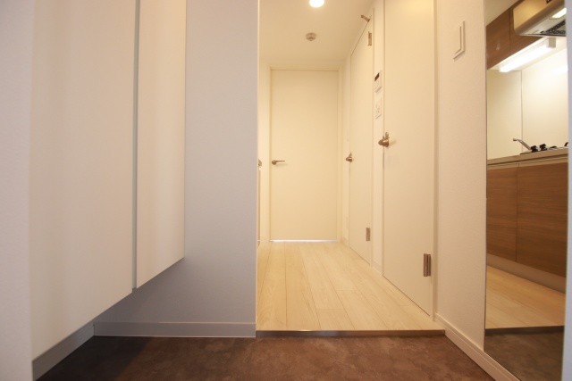 玄関　※別室の参考写真の為、現況優先です。