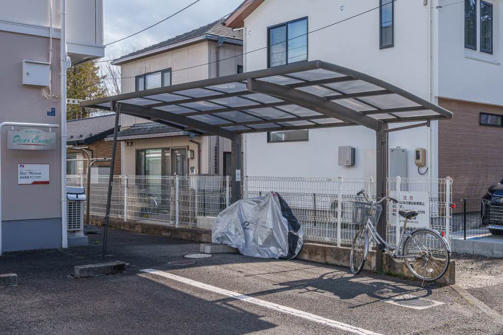 建物外観　駐輪場