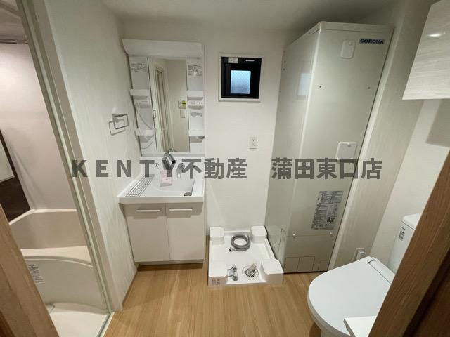 洗面設備　スペースが確保できる洗面所です