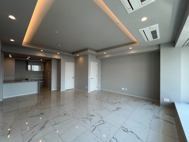 居室・リビング　Brillia Tower堂島　リビング