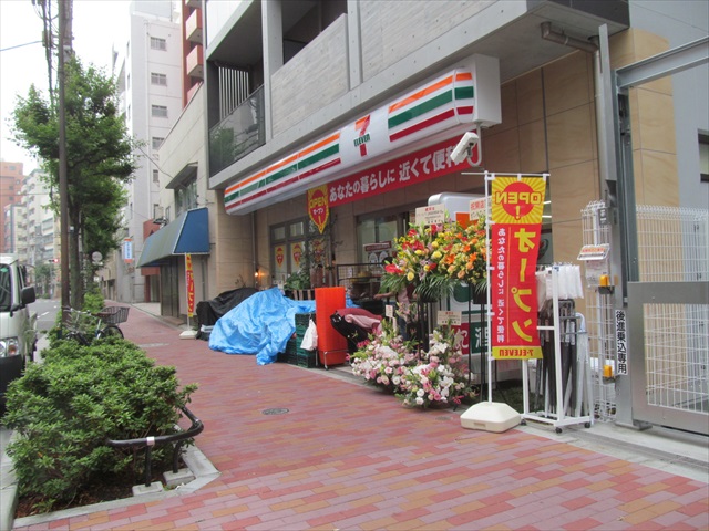 コンビニ　セブンイレブン三軒茶屋世田谷通り店（コンビニ）まで6m