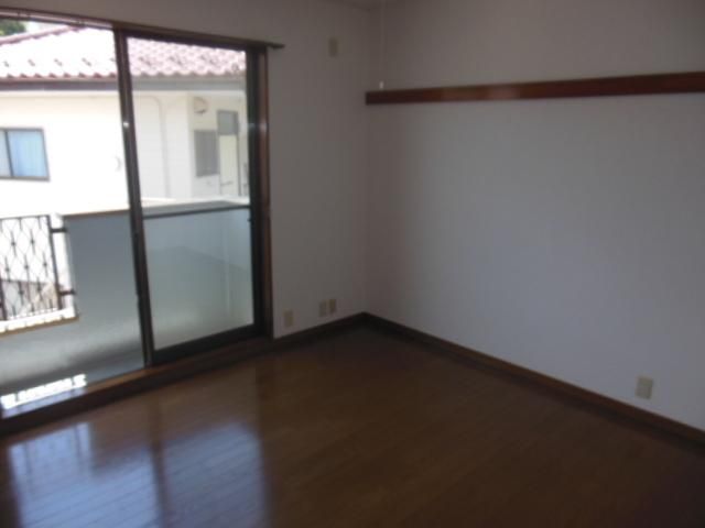 居室・リビング　★大きな窓明るい洋室★