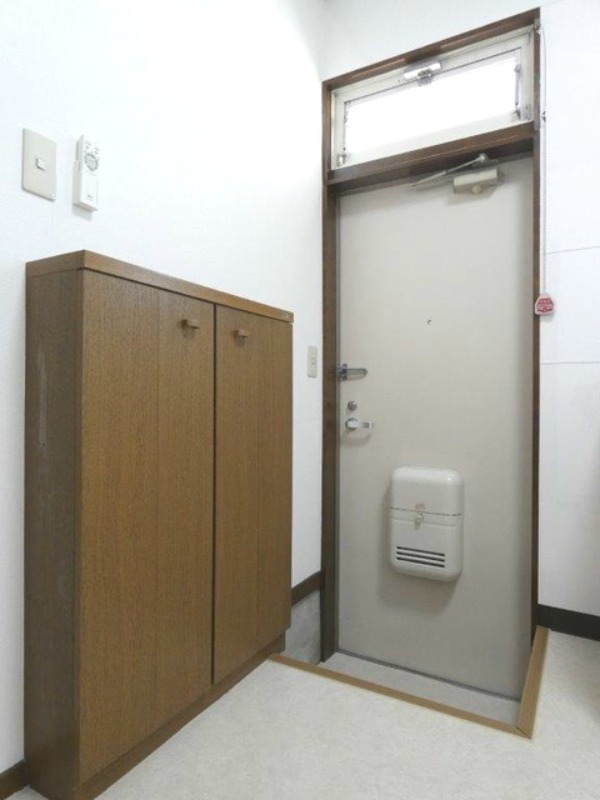 玄関　図面と現状に相違がある場合には現状を優先