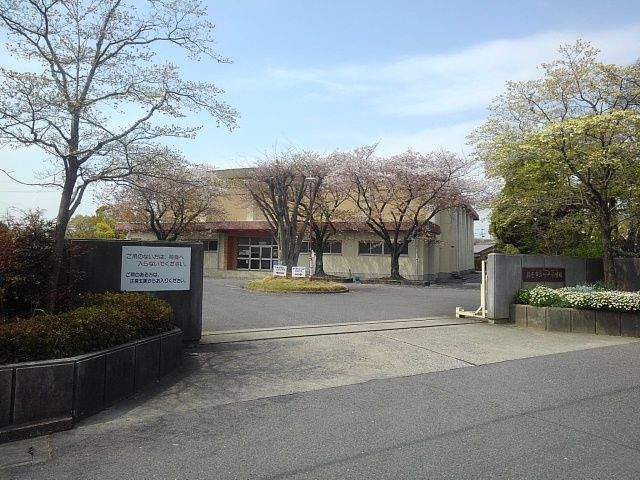 小学校　神戸小学校（小学校）まで789m