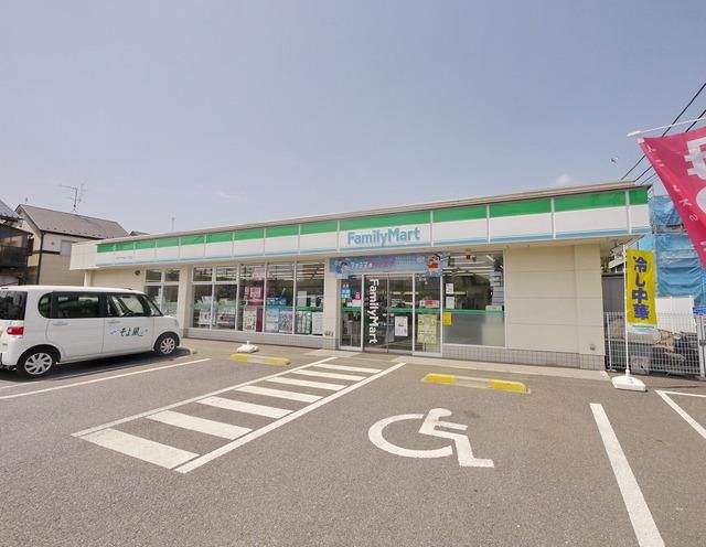 コンビニ　ファミリーマートけやき台一丁目（コンビニ）まで422m