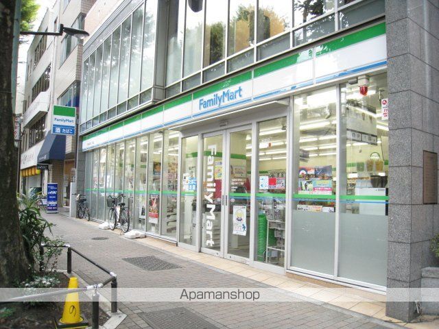 コンビニ　ファミリーマート（コンビニ）まで281m